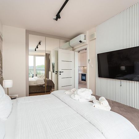 Apartament Delux Kasprowicza 20C Prywatny Parking Basen Sauna Oraz Silownia W Cenie Kolobrzeg Dış mekan fotoğraf