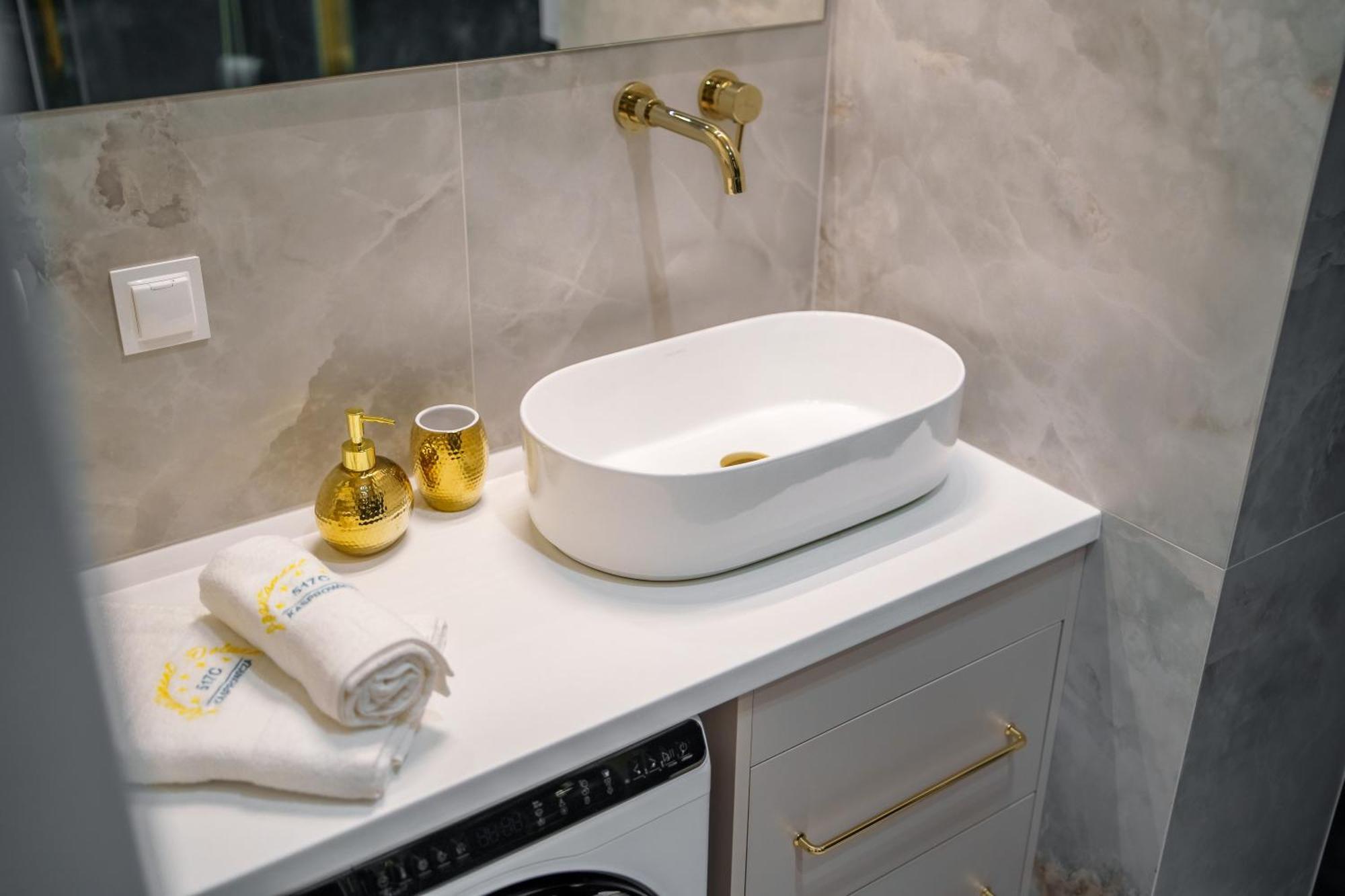 Apartament Delux Kasprowicza 20C Prywatny Parking Basen Sauna Oraz Silownia W Cenie Kolobrzeg Dış mekan fotoğraf